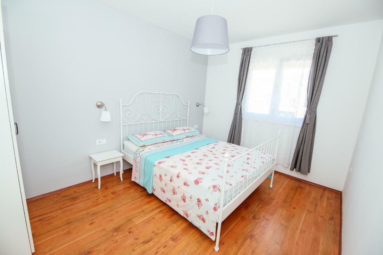 Apartmani Maksan Pakoštane Zewnętrze zdjęcie