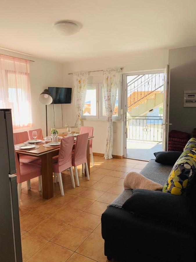 Apartmani Maksan Pakoštane Zewnętrze zdjęcie