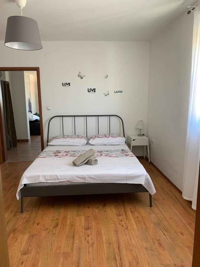 Apartmani Maksan Pakoštane Zewnętrze zdjęcie